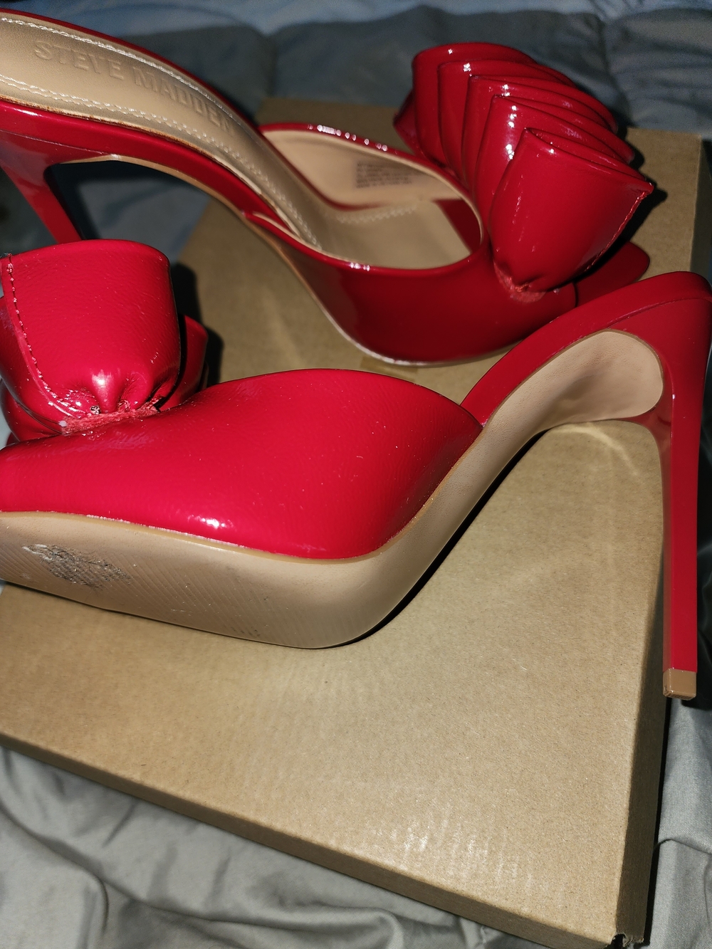 Finity Red Ruffle Slide Mule - Picture 2 of 7